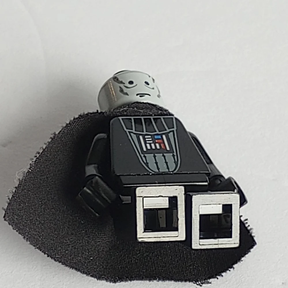 LEGO Star Wars Darth Vader Minifigure Light Bluish Gray Head sw0004a - No Helmet
